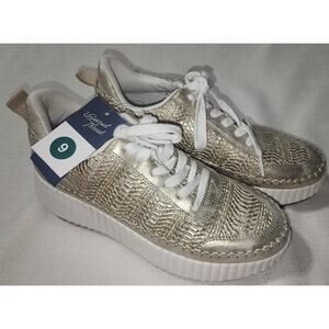 universal thread shoes silver memory foam size 9